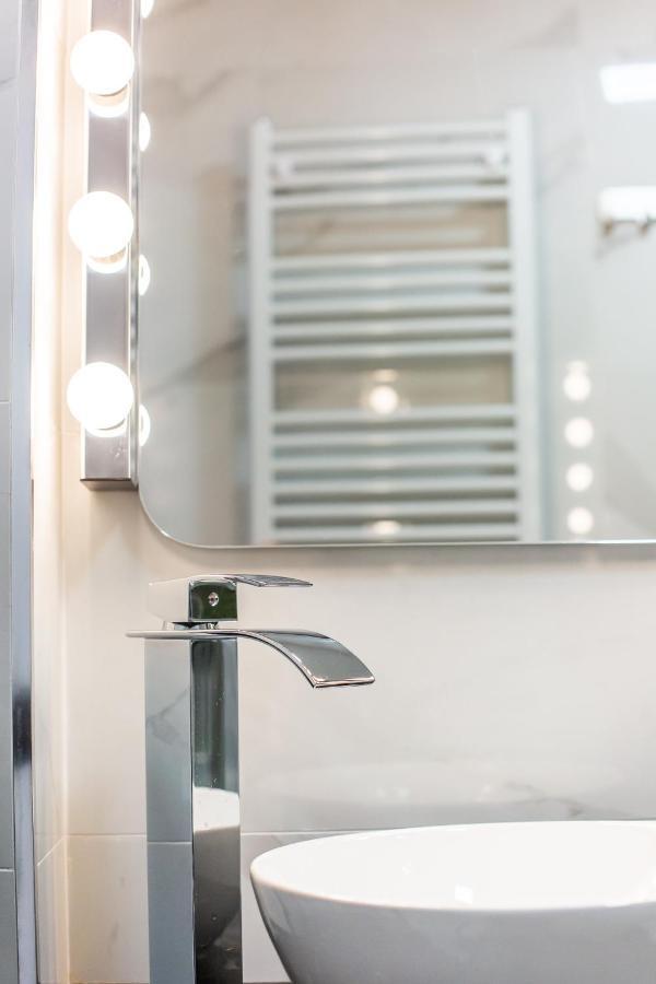 Apartamentos Hervas Suites Ngoại thất bức ảnh